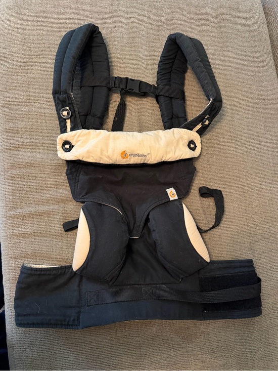 Ergobaby Other - Ergobaby Black and Cream